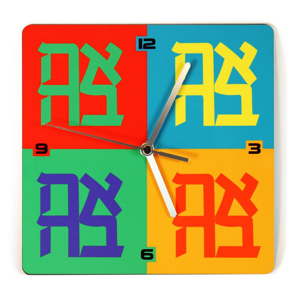 שעון קיר אהבה -  שעון קיר מעוצב מעץ - אופק ורטמן מתנות ישראליות מקוריות